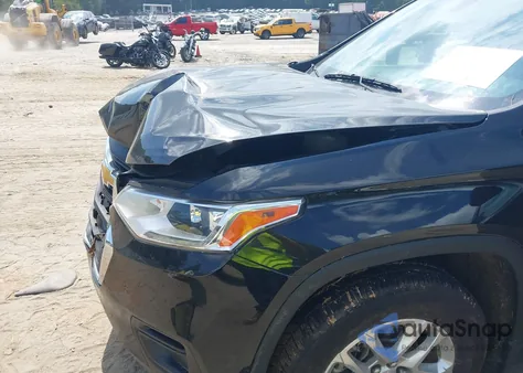 2021 Chevrolet Traverse Fwd Ls из США, поврежденный, VIN 1GNERFKW8MJ251372